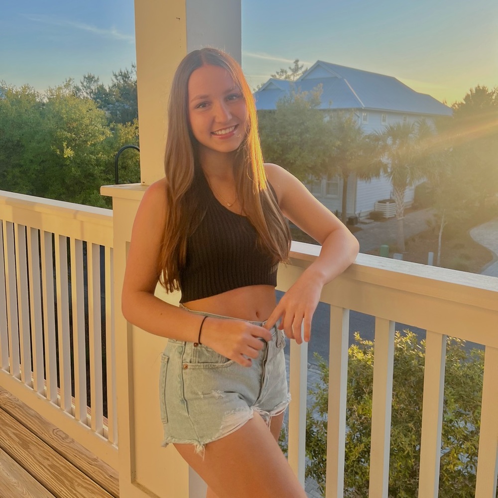 Meet your Posher, Adison